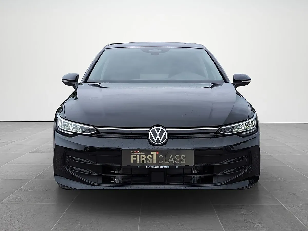 Volkswagen Golf 2026 photo 2
