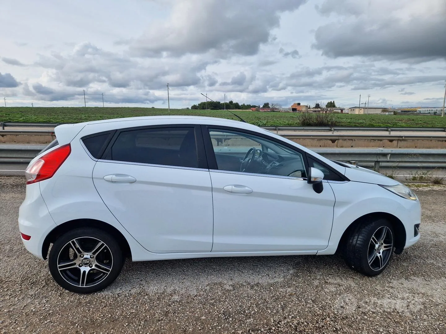 Ford Fiesta 2015 photo 3
