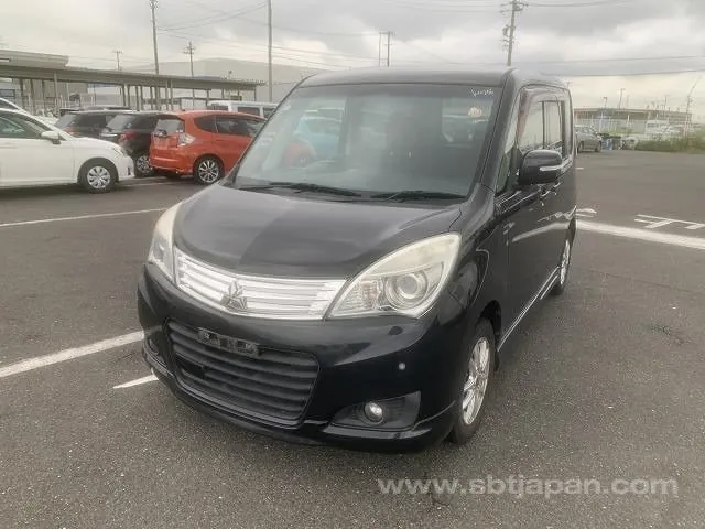 Mitsubishi Delica 2014 photo 2