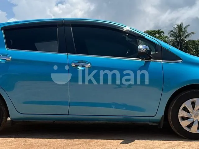 Toyota Vitz 2018 photo 4