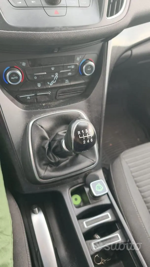 Ford C-Max 2015 photo 4