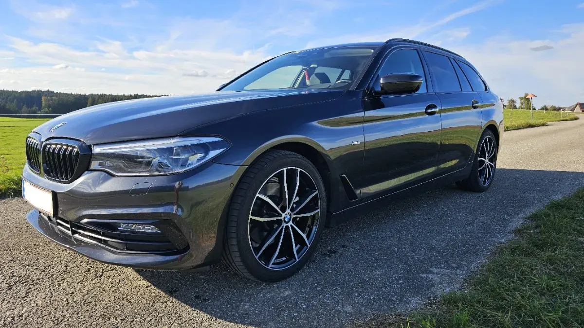 BMW 5 Series 2017 photo 3