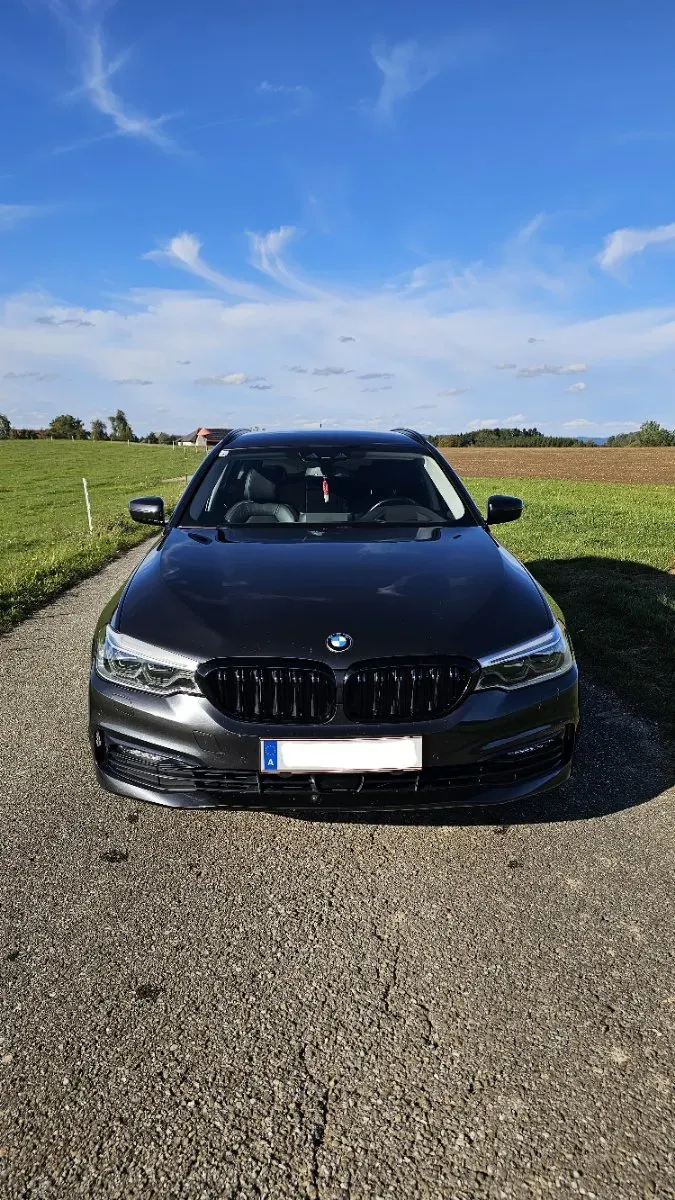 BMW 5 Series 2017 photo 2