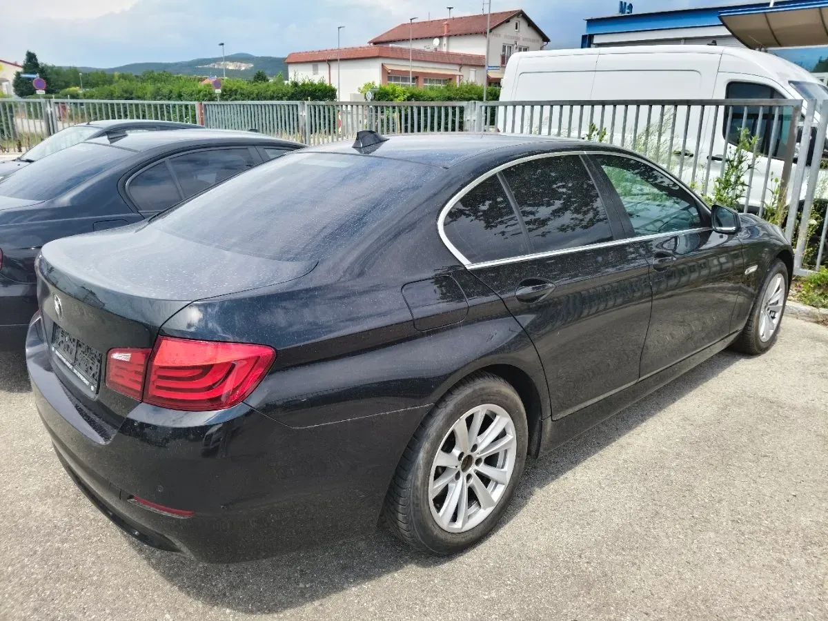 BMW 5 Series 2011 photo 3