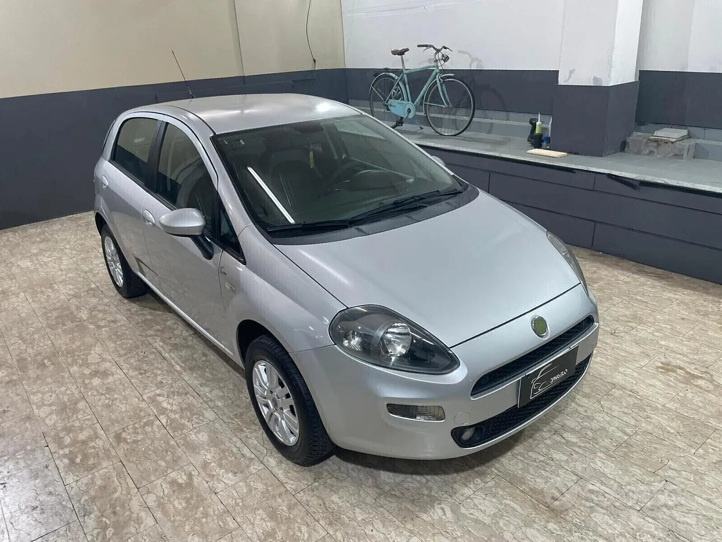 Fiat Punto 2012 photo 2