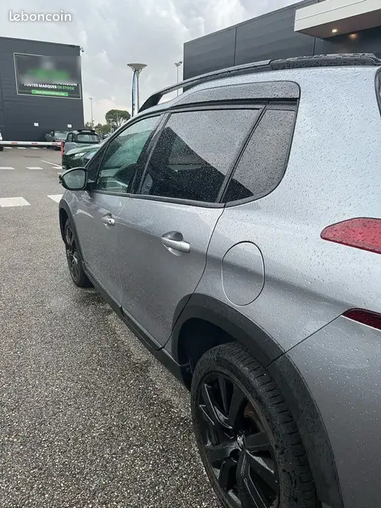 Peugeot 2008 2017 photo 2