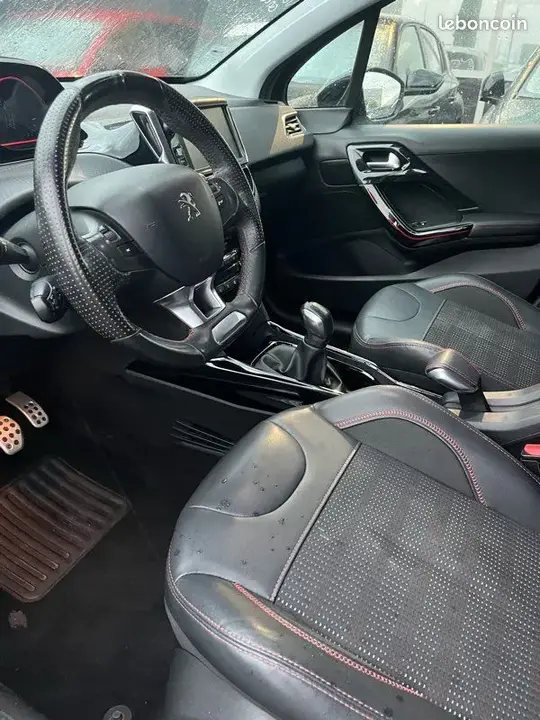 Peugeot 2008 2017 photo 3