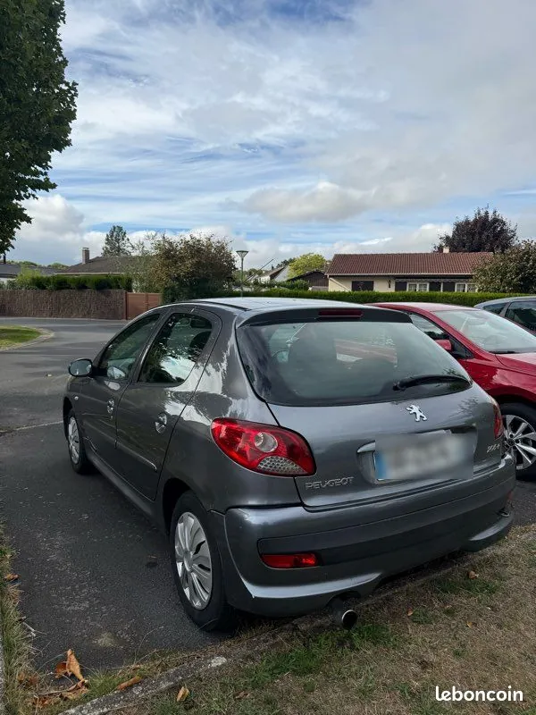Peugeot 206 2009 photo 2