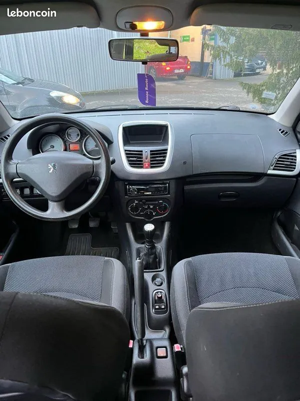 Peugeot 206 2009 photo 3