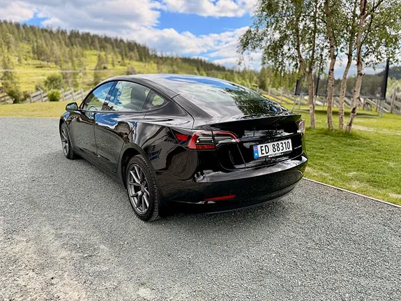 Tesla Model 3 2022 photo 5