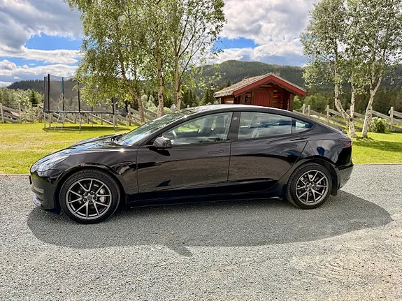 Tesla Model 3 2022 photo 3