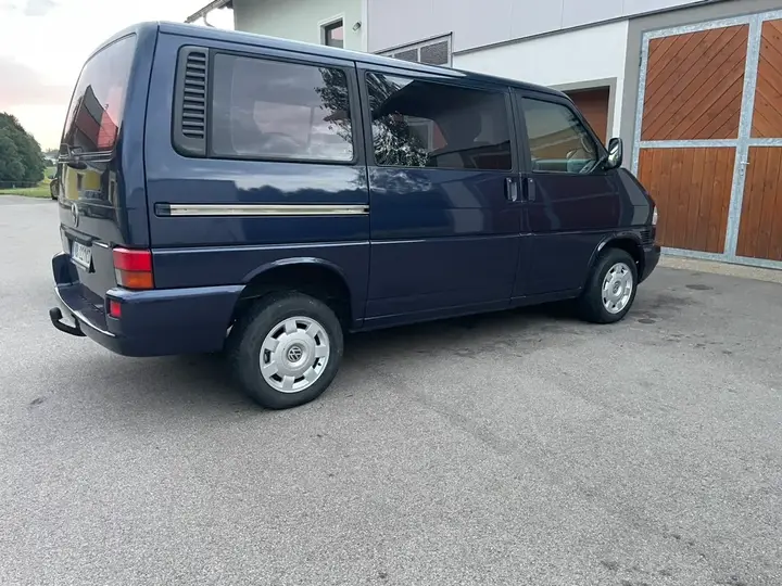 Volkswagen Multivan 1998 photo 2