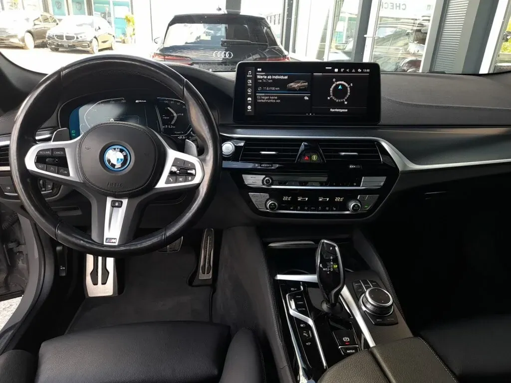 BMW 5 Series 2022 photo 3
