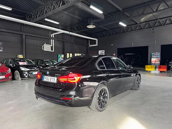 BMW 330I 2017 photo 3