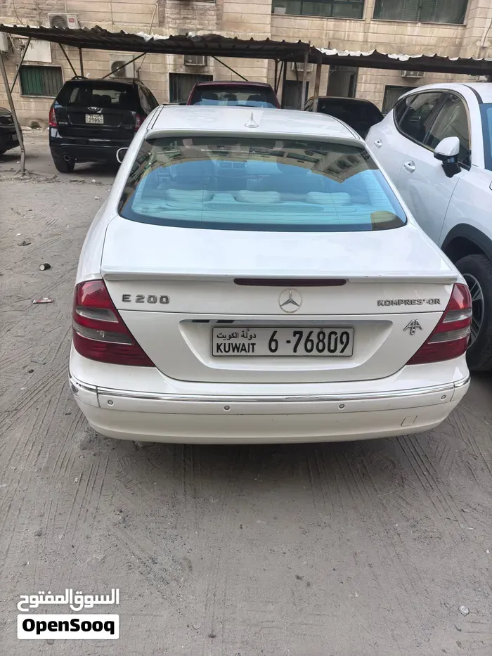 Mercedes-Benz E 200 2005 photo 2
