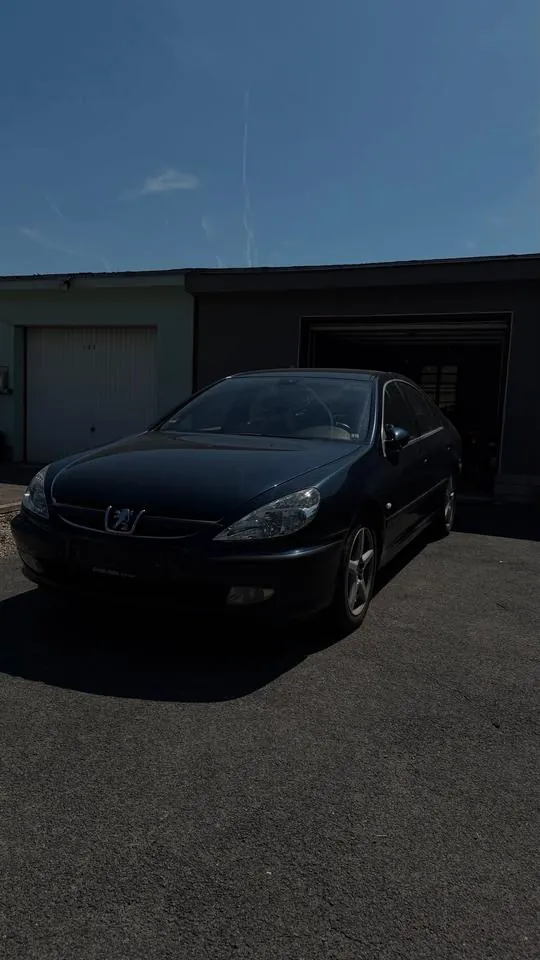 Peugeot 607