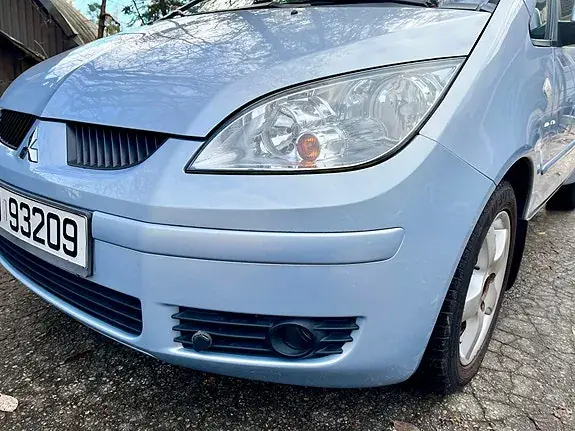Mitsubishi Colt 2007 photo 2