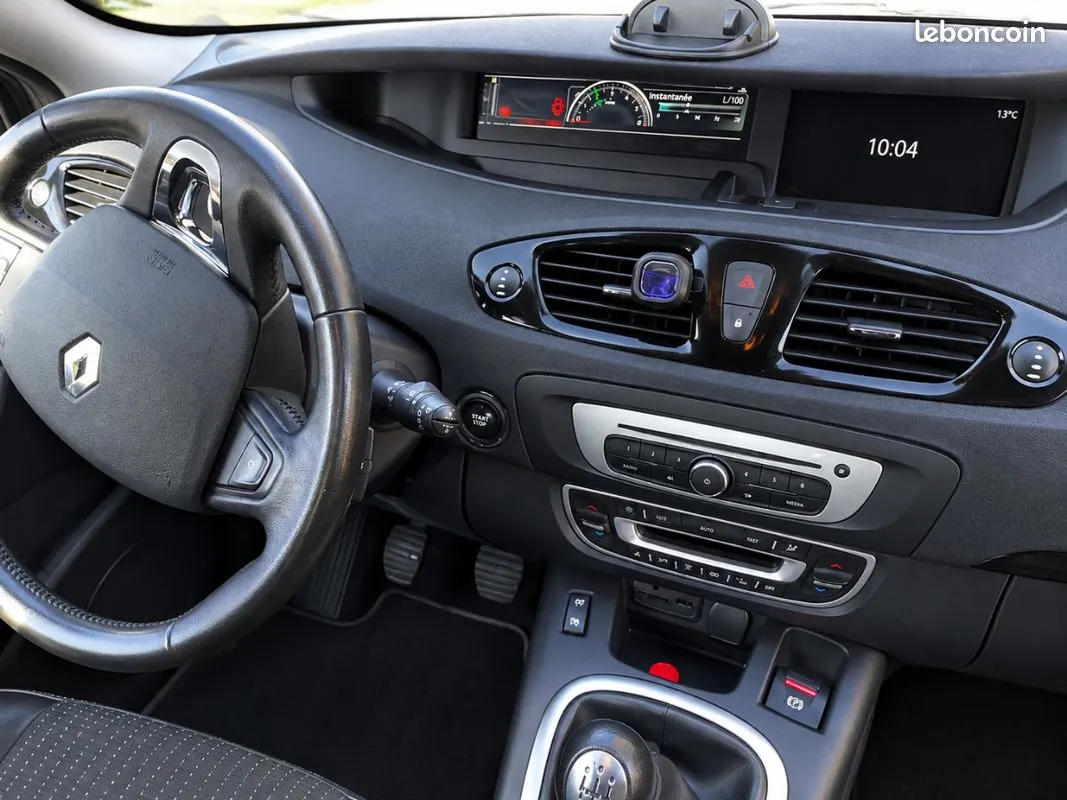 Renault Scenic 2016 photo 2