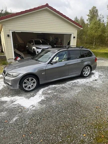 BMW 320D 2010 photo 4