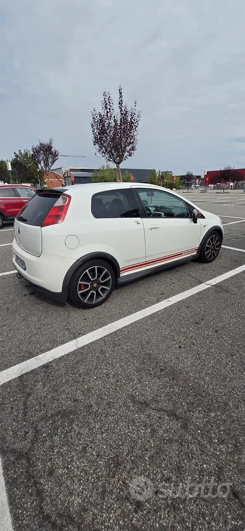 Fiat Grande Punto 2009 photo 3