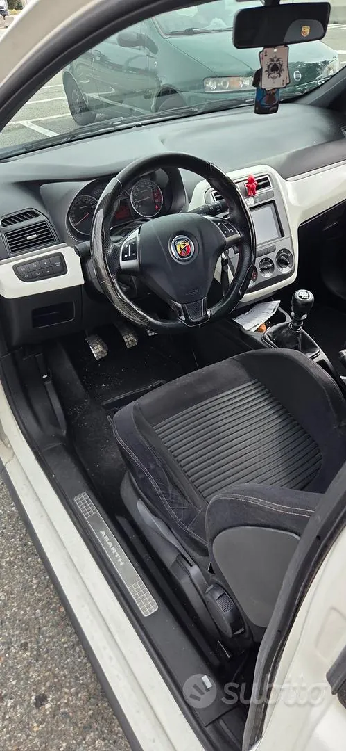 Fiat Grande Punto 2009 photo 4
