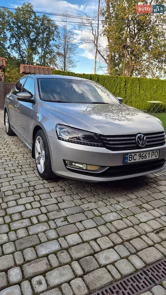 Volkswagen Passat 2012 photo 2