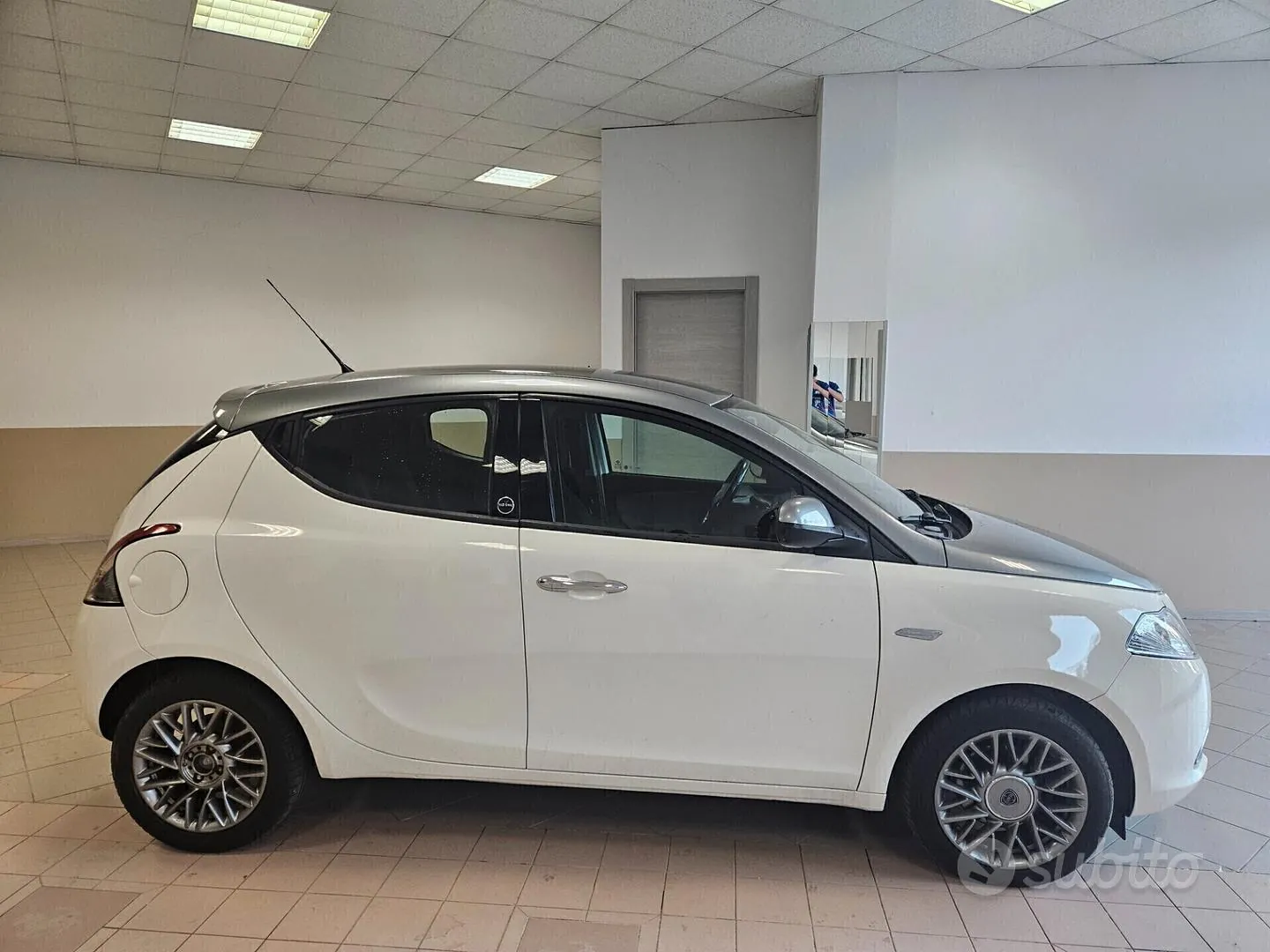 Lancia Ypsilon 2012 photo 4