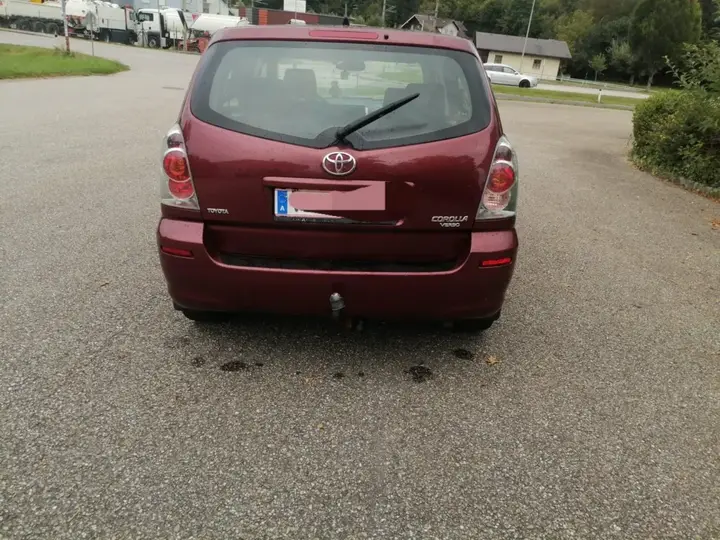 Toyota Corolla Verso 2006 photo 2