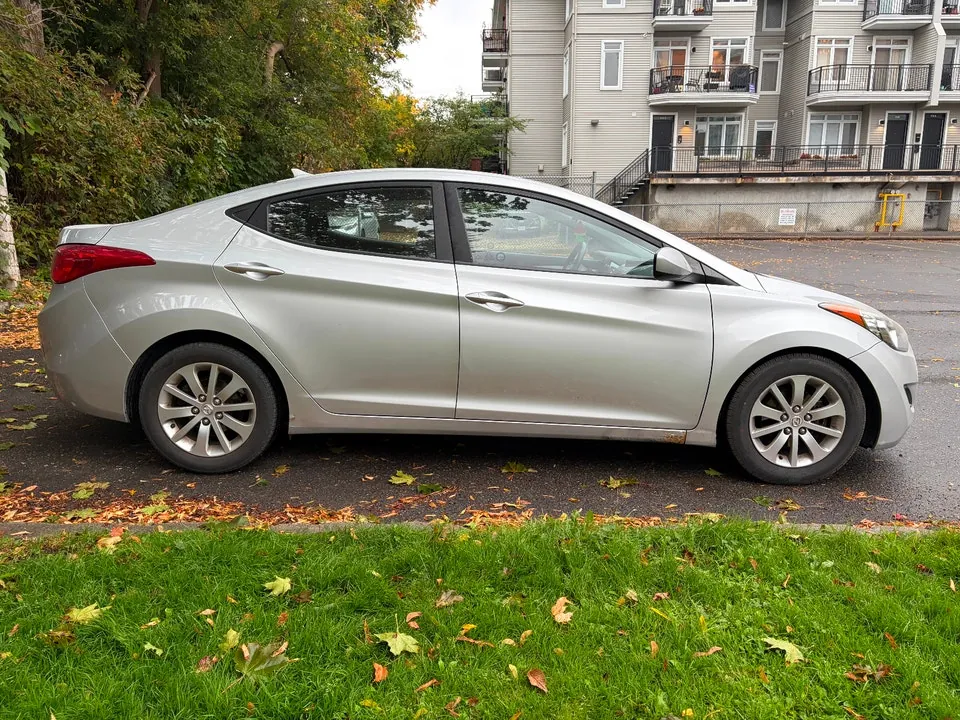 Hyundai Elantra 2013 photo 3