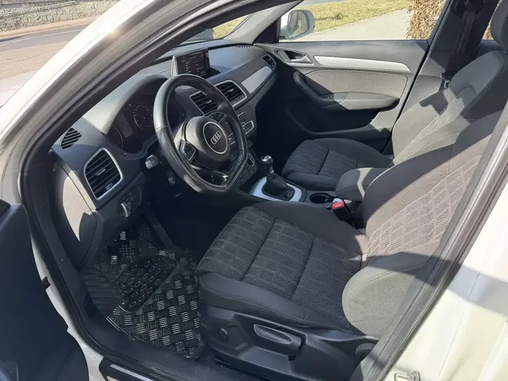 Audi Q3 2018 photo 3