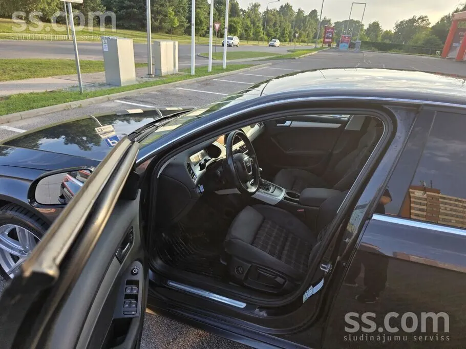 Audi A4 2011 photo 4
