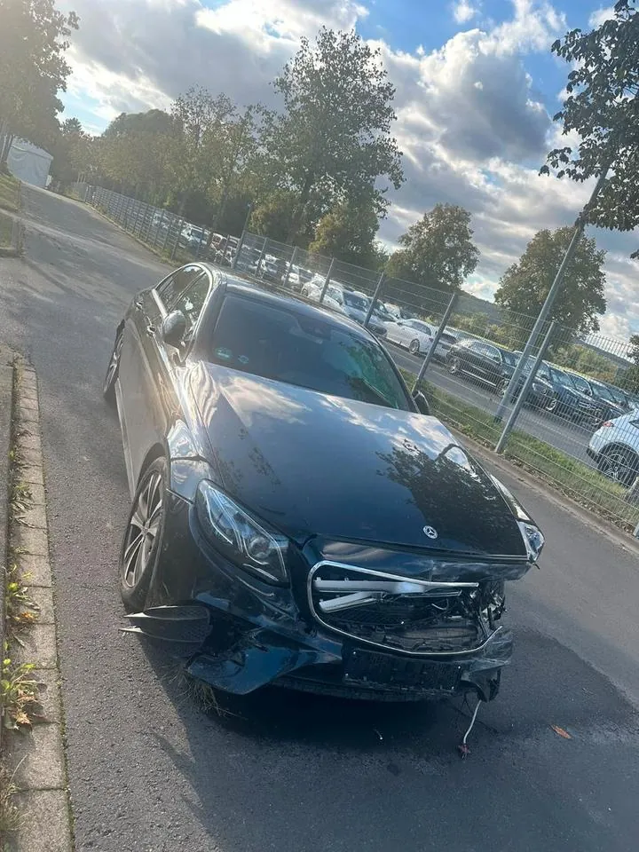 Mercedes-Benz E 200