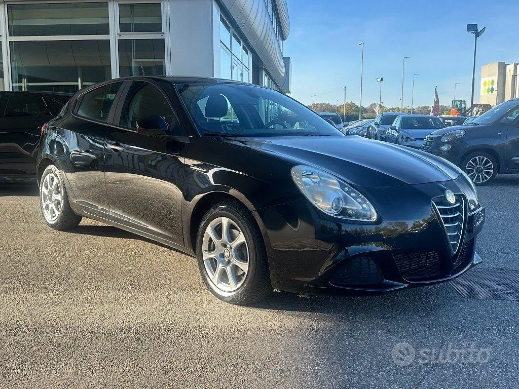 Alfa Romeo Giulietta 2013 photo 2