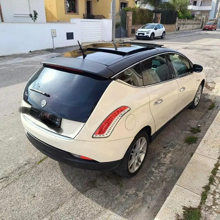 Lancia Delta 2009 photo 5