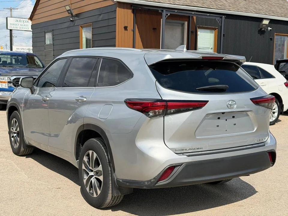 Toyota Highlander 2023 photo 3