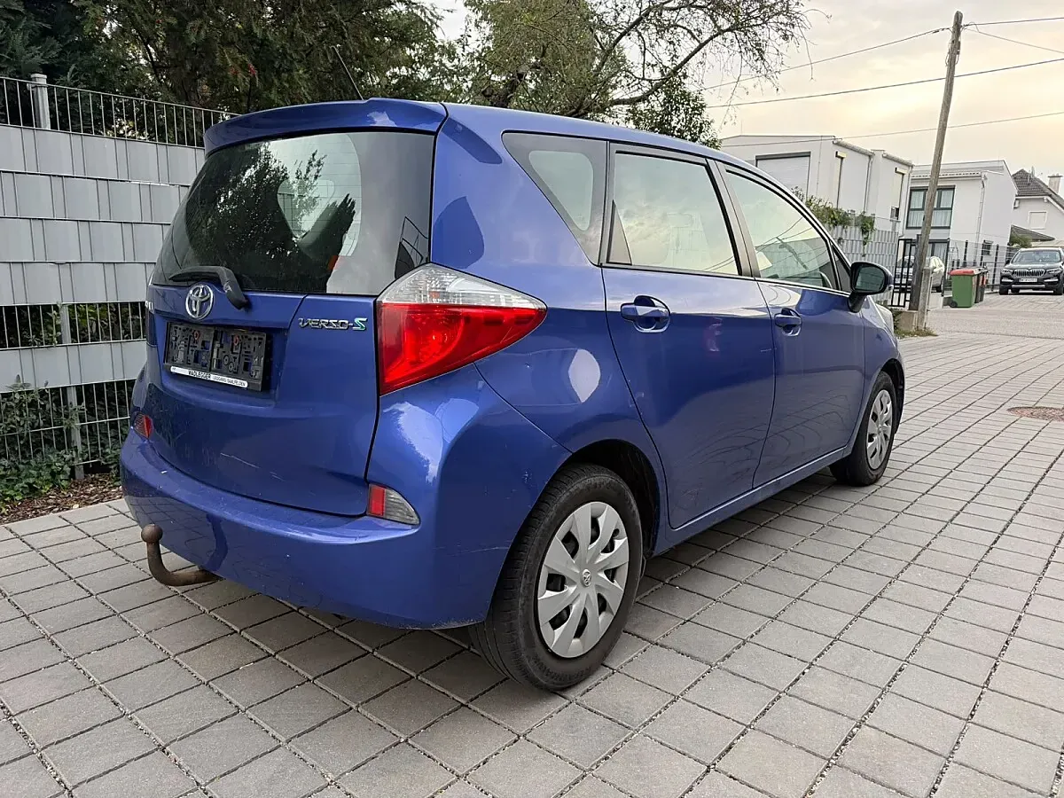 Toyota Verso 2011 photo 3