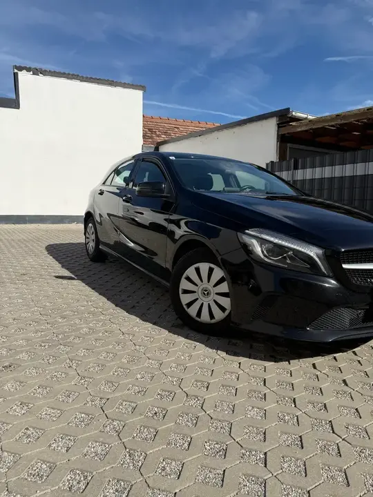 Mercedes-Benz A-Class 2017 photo 2