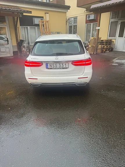 Mercedes-Benz E220 2017 photo 5