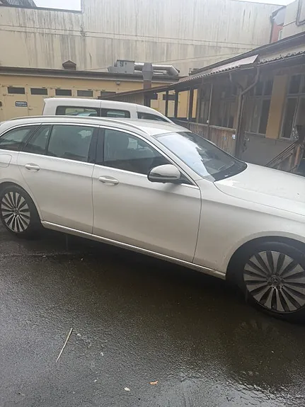 Mercedes-Benz E220 2017 photo 4