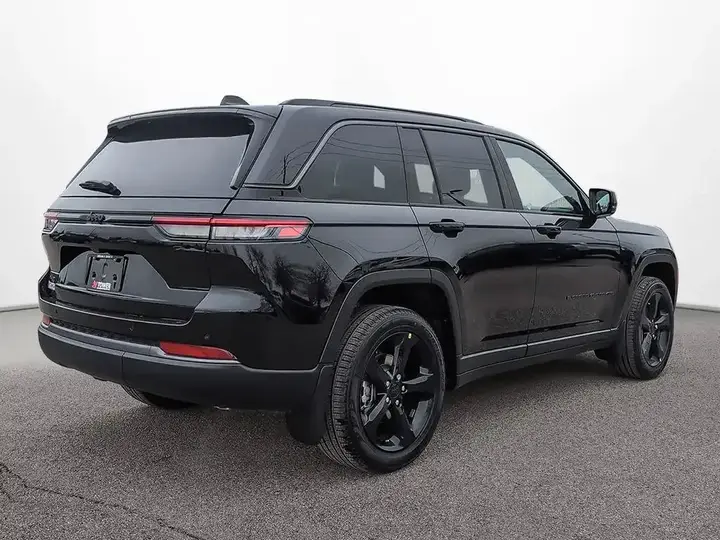 Jeep Grand Cherokee 2026 photo 5