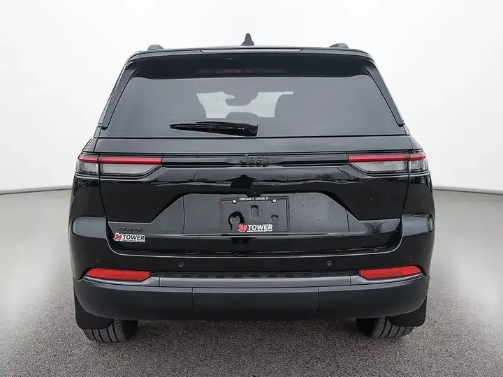Jeep Grand Cherokee 2026 photo 4