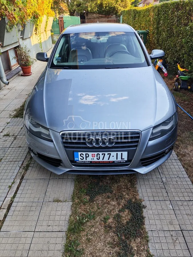 Audi A4 2011 photo 2