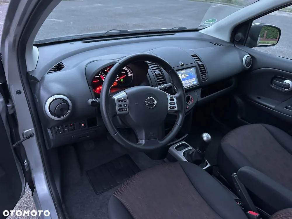 Nissan Note 2012 photo 3
