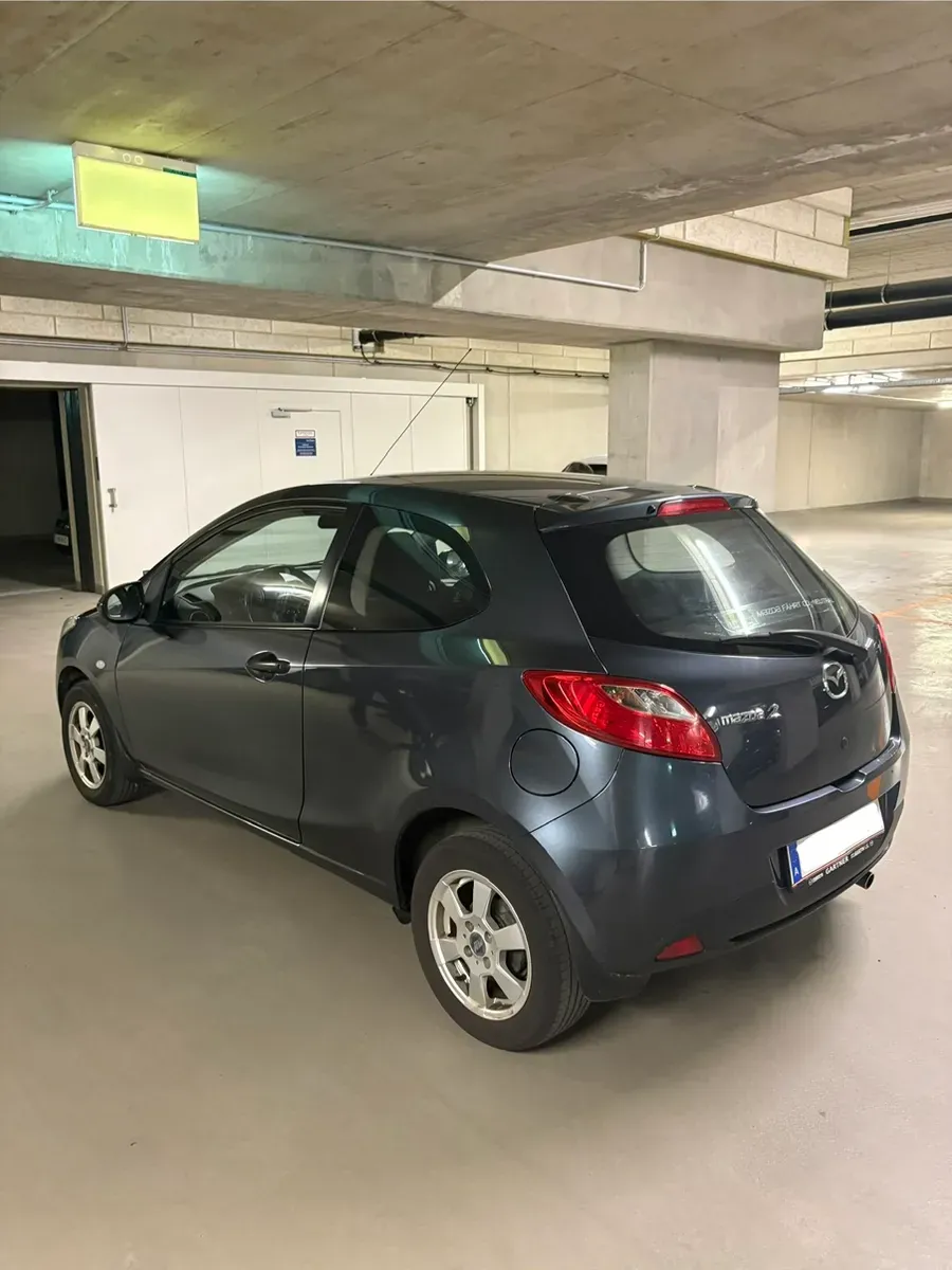 Mazda Mazda2 2011 photo 3