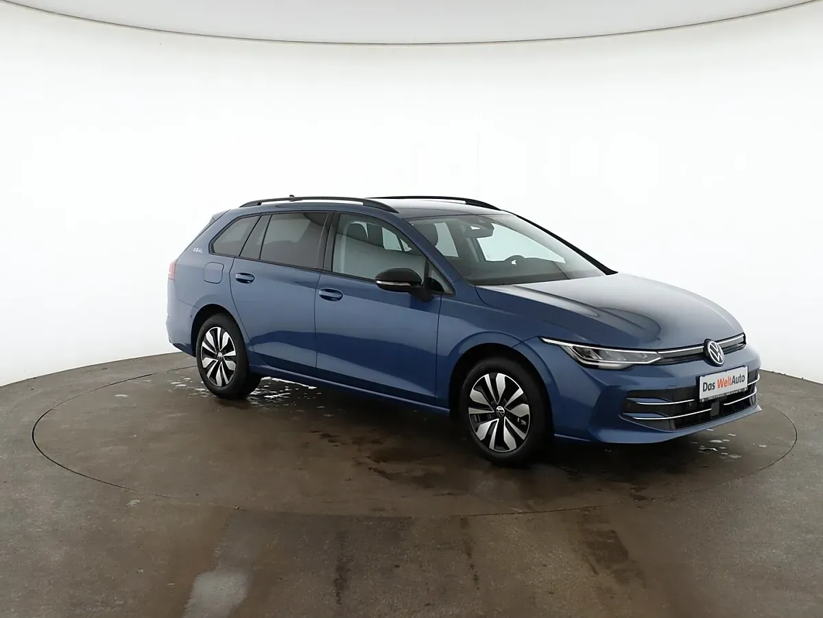 Volkswagen Golf 2025 photo 2