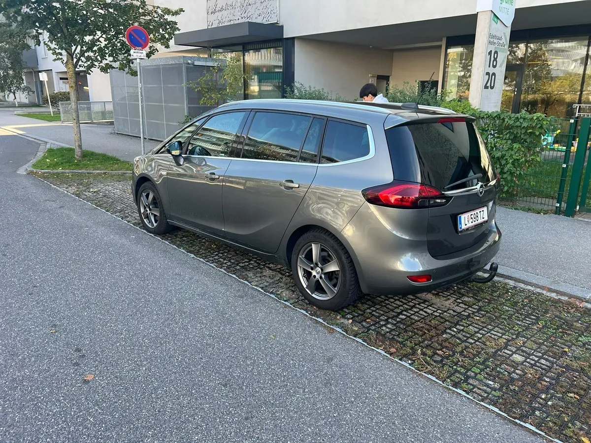 Opel Zafira Tourer 2018 photo 3
