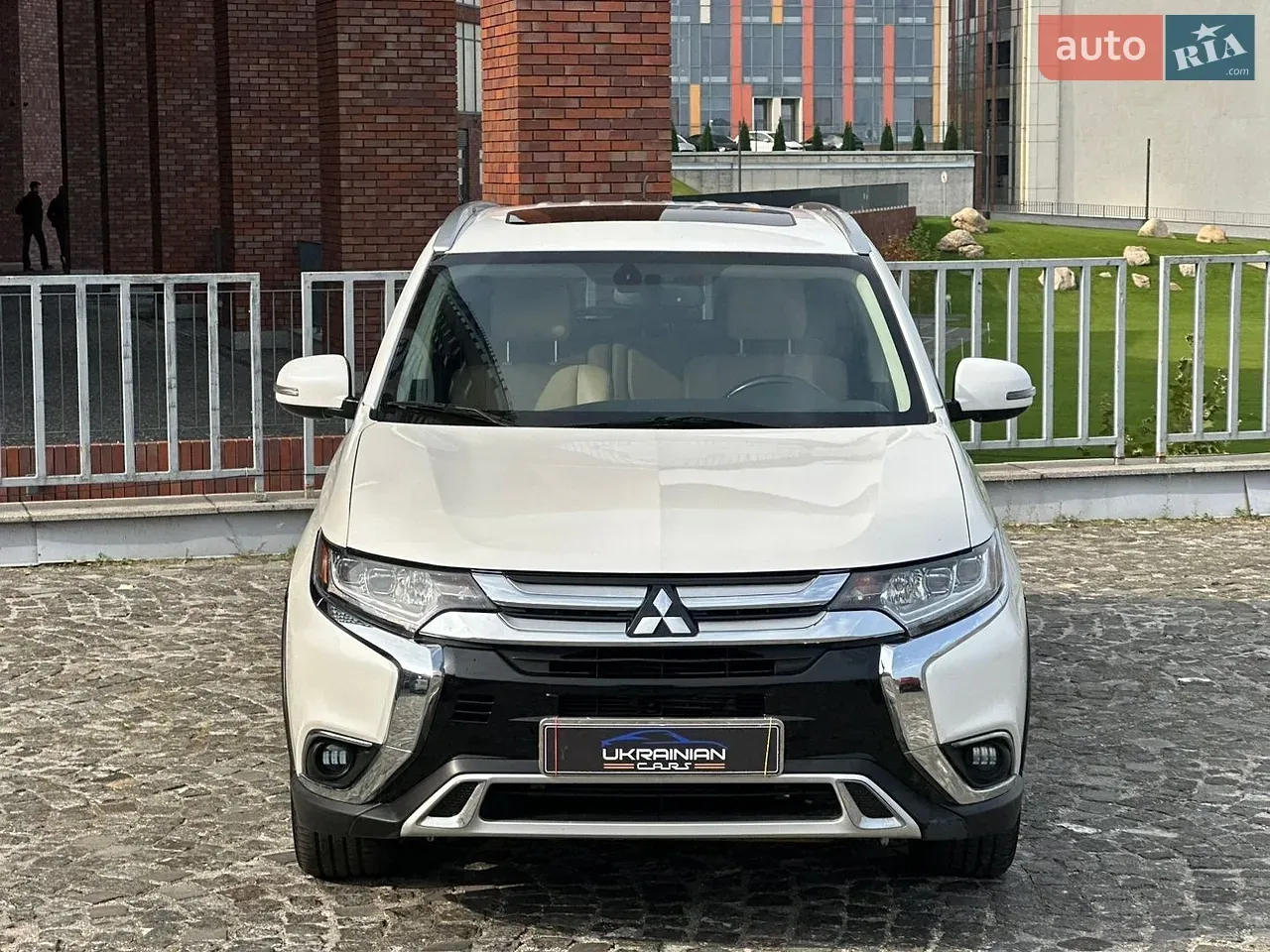 Mitsubishi Outlander 2015 photo 2