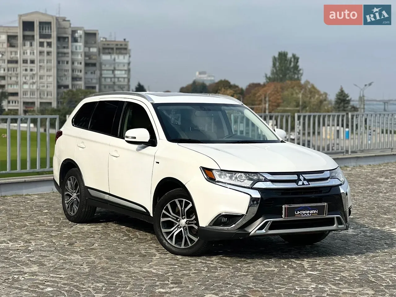 Mitsubishi Outlander 2015 photo 4