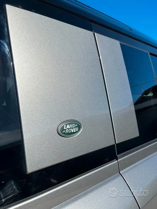 Land Rover Defender 2024 photo 5