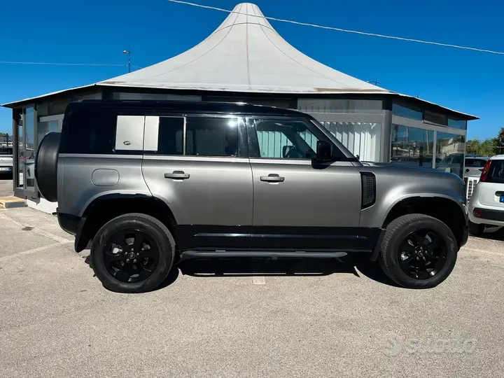 Land Rover Defender 2024 photo 2